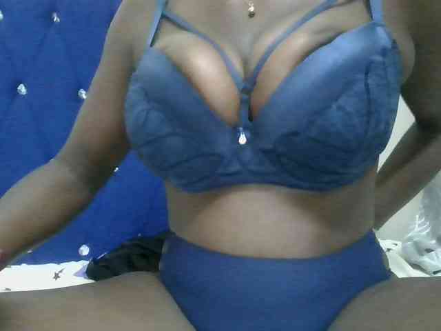 Sexxyboobs2 webcam