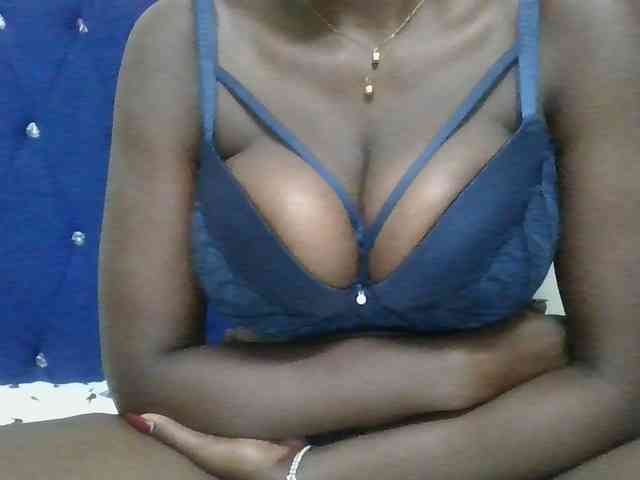 Sexxyboobs2 webcam