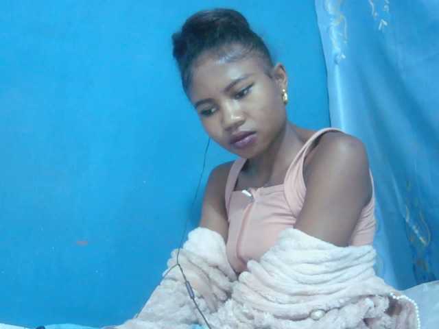 Sylvia6 live webcam show