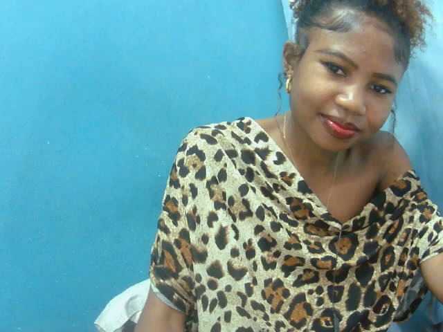 Sylvia6 live webcam show