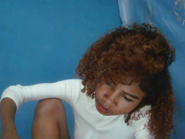 Sylvia6 live webcam show