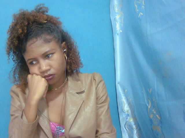 Sylvia6 live cam on BongaCams