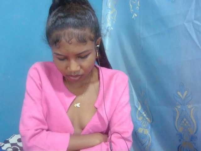 Sylvia6 live webcam show