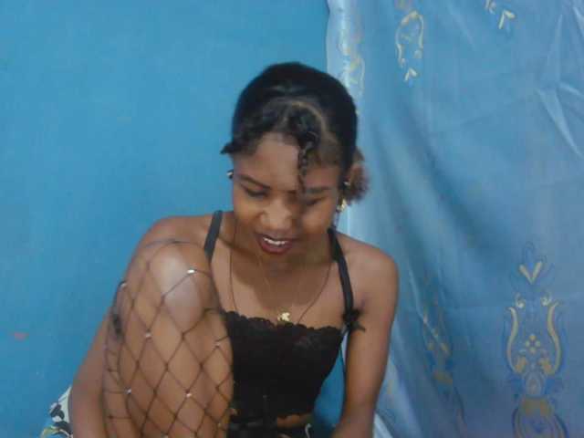 Sylvia6 live webcam show