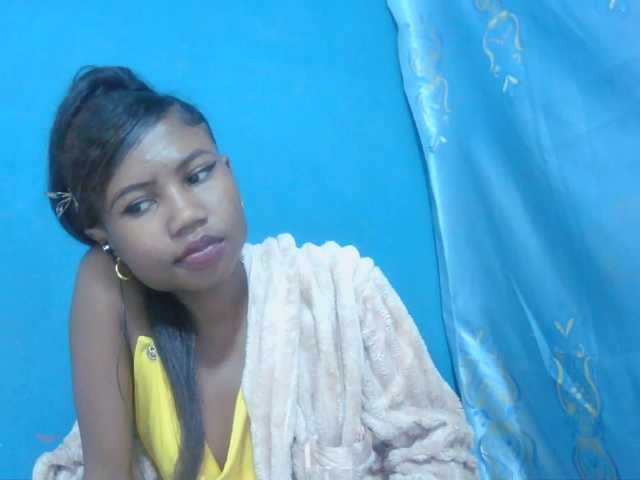 Sylvia6 live cam on UnifiedCams