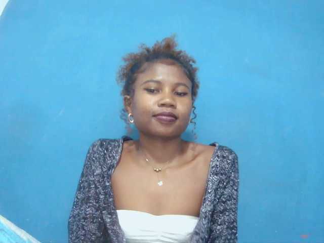 Sylvia6 live cam on BongaCams