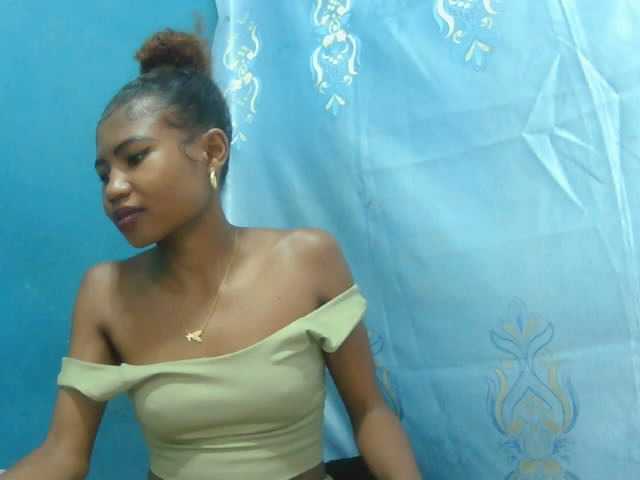 Sylvia6 live webcam show