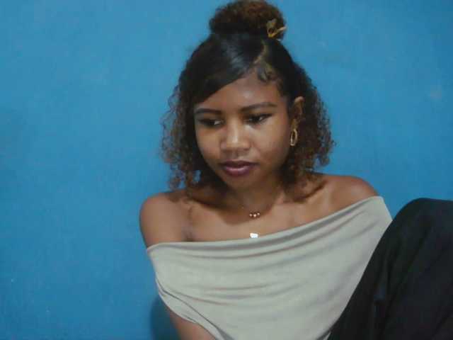 Sylvia6 live cam on BongaCams