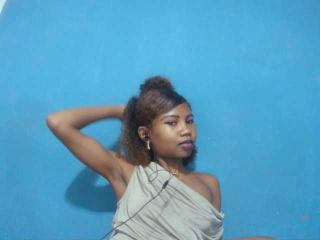 Sylvia6 live cam on BongaCams