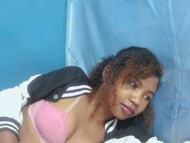 Sylvia6 live cam on BongaCams