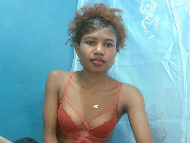 Sylvia6 live webcam show