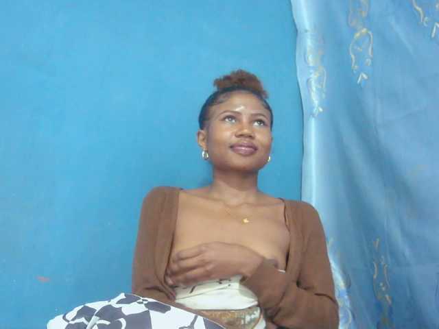 Sylvia6 live cam on BongaCams