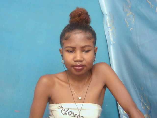 Sylvia6 live cam on BongaCams