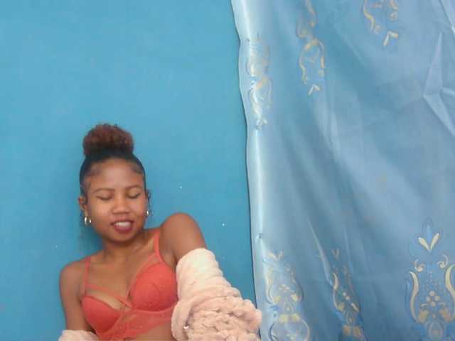 Sylvia6 live cam on BongaCams
