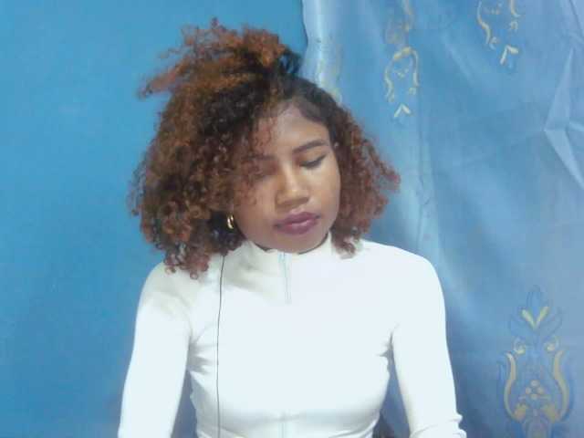 Sylvia6 live webcam show