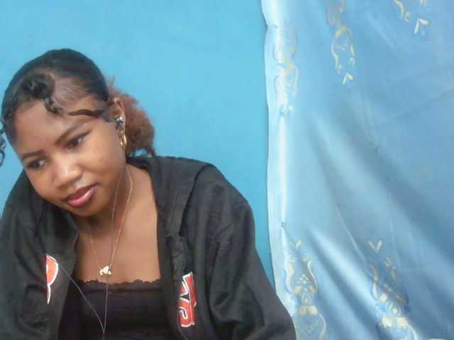 Sylvia6 live webcam show