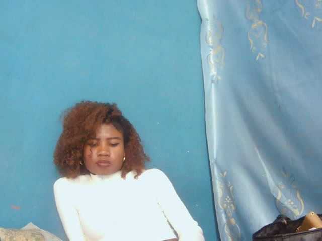 Sylvia6 live webcam show