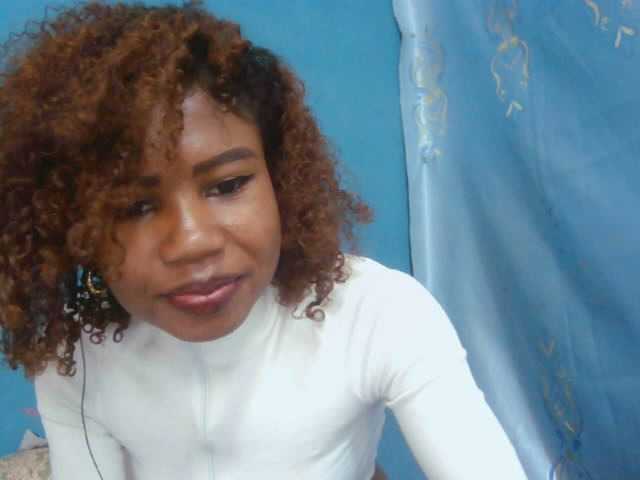 Sylvia6 live webcam show