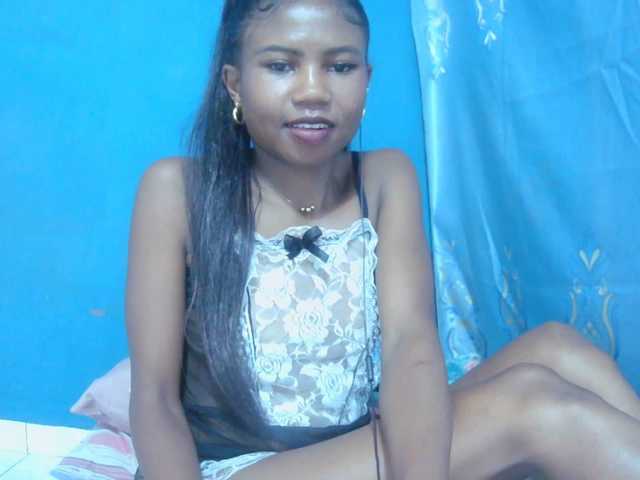 Sylvia6 live cam on UnifiedCams