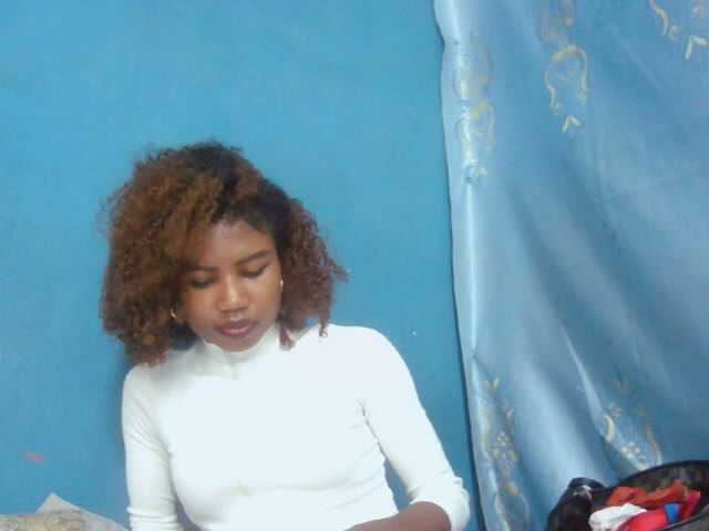 Sylvia6 live webcam show