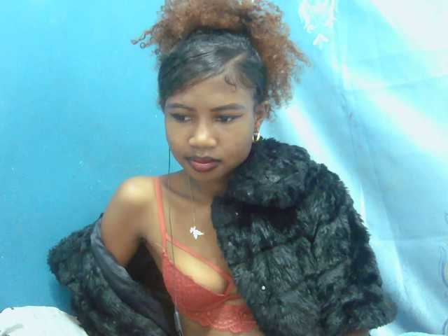 Sylvia6 live webcam show