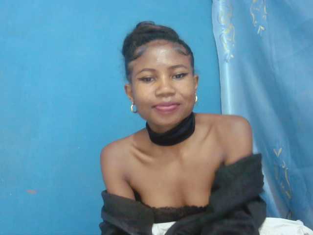 Sylvia6 live cam on UnifiedCams
