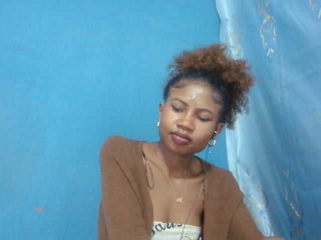 Sylvia6 live cam on BongaCams