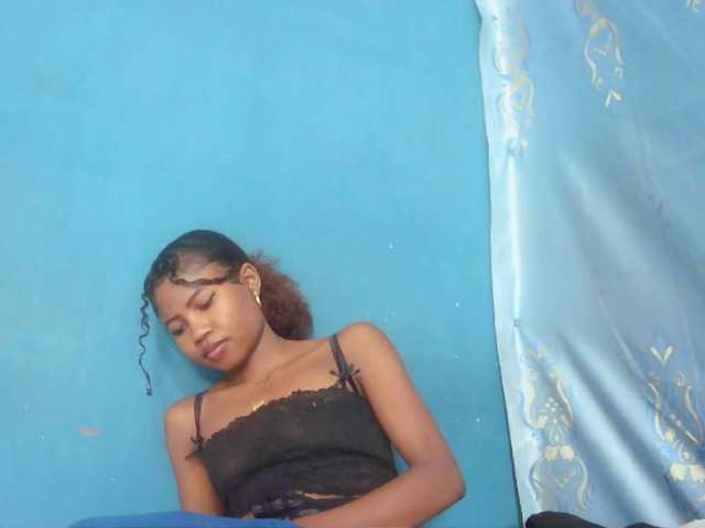Sylvia6 live webcam show