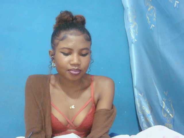 Sylvia6 live cam on BongaCams