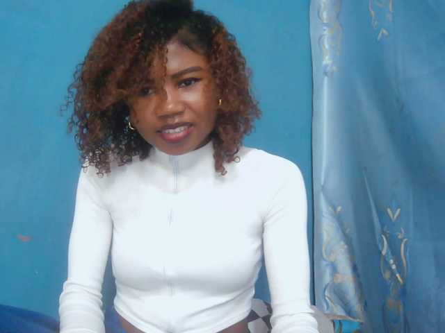 Sylvia6 live webcam show