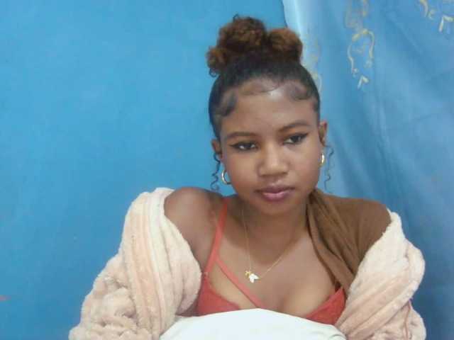 Sylvia6 live cam on BongaCams