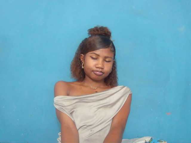 Sylvia6 live cam on BongaCams