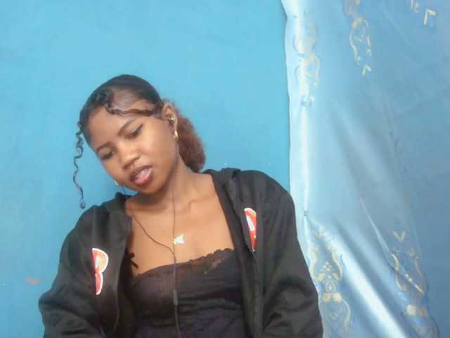 Sylvia6 live webcam show