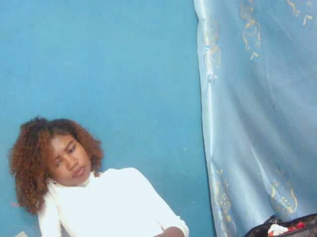 Sylvia6 live webcam show