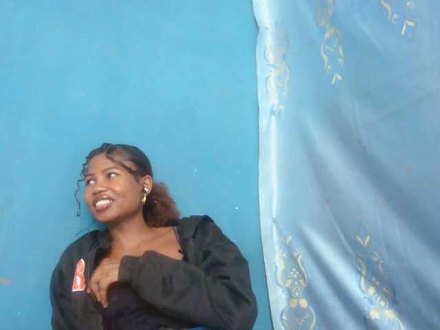 Sylvia6 live webcam show