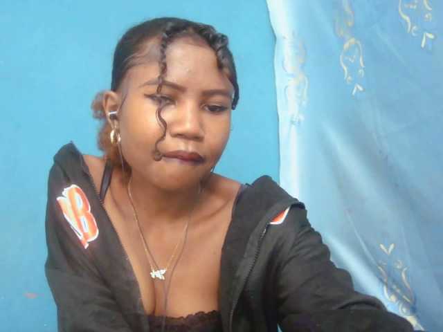 Sylvia6 live webcam show