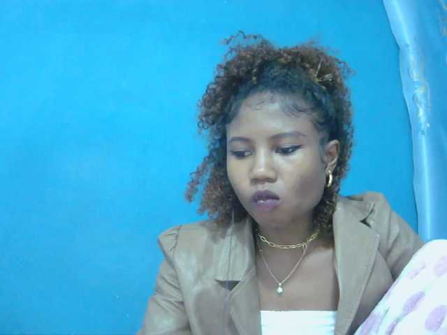 Sylvia6 live cam on BongaCams