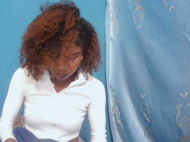 Sylvia6 live webcam show