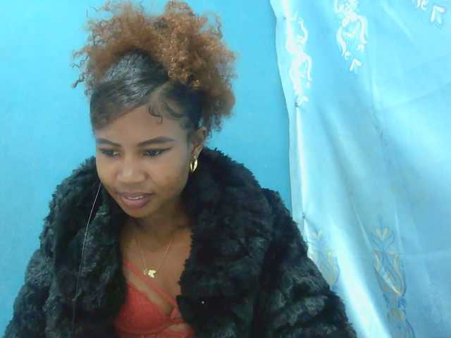 Sylvia6 live webcam show