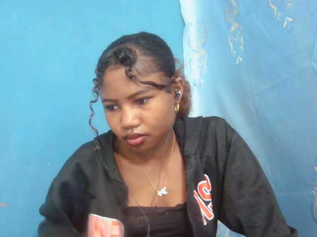 Sylvia6 live webcam show