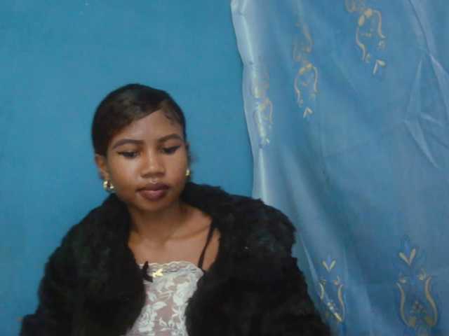 Sylvia6 live webcam show