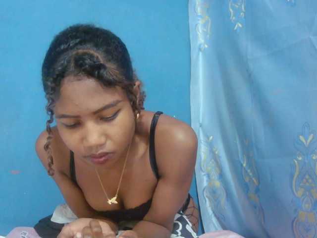 Sylvia6 live webcam show