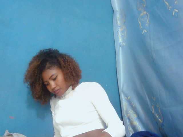 Sylvia6 live webcam show