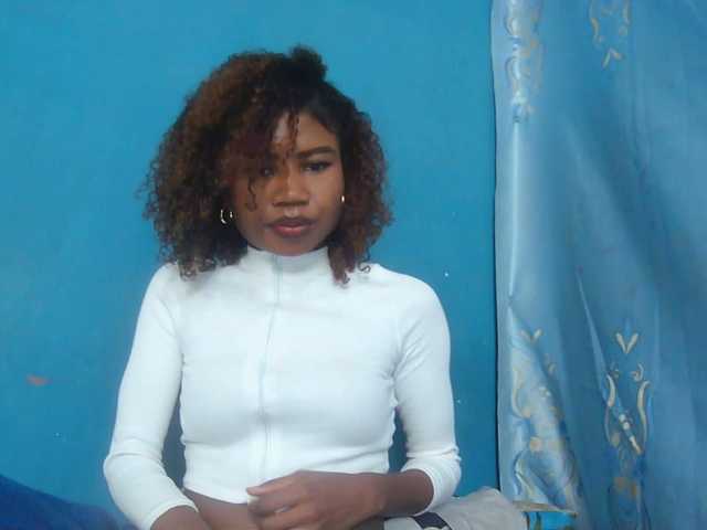 Sylvia6 live webcam show