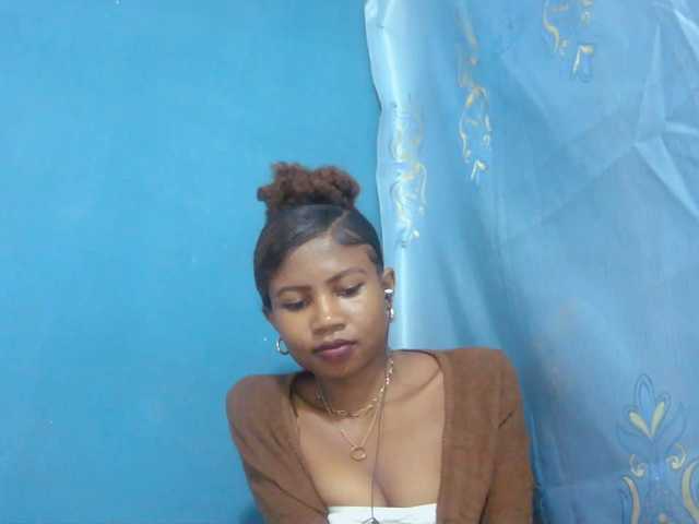 Sylvia6 live cam on BongaCams