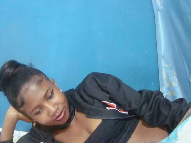 Sylvia6 live cam on UnifiedCams