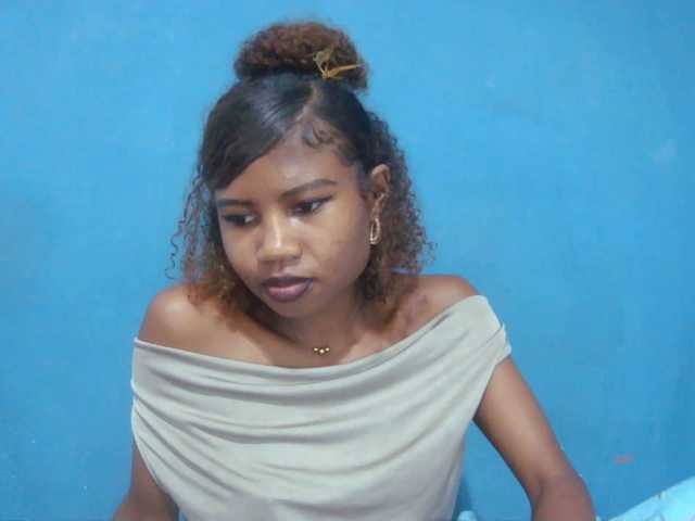 Sylvia6 live cam on BongaCams