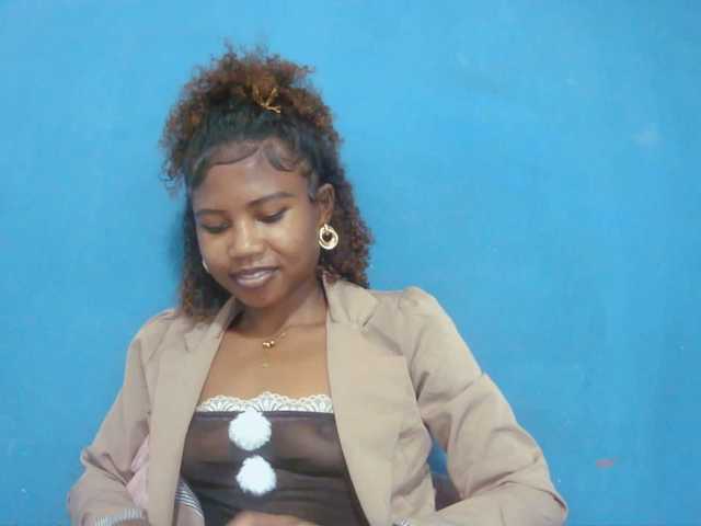 Sylvia6 live cam on BongaCams