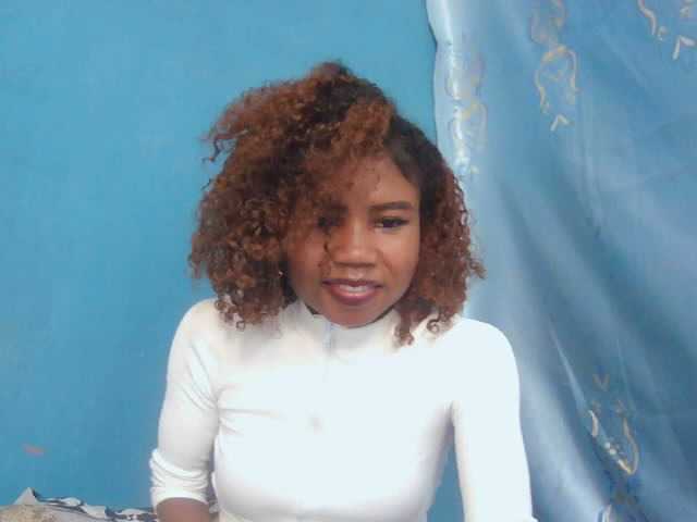 Sylvia6 live webcam show