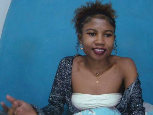 Sylvia6 live cam on BongaCams